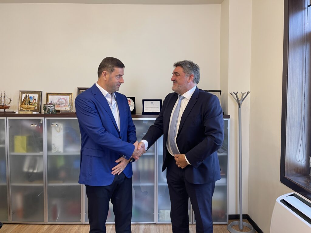 Kryetari i Dhomës së Tregtisë dhe Industrisë Tiranë, z. Nikolin Jaka dhe Ambasadori i Spanjës në Shqipëri, Shkëlqesia e Tij z. Gabriel Cremades