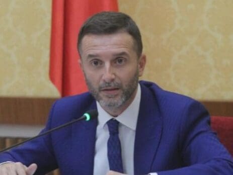 “Ne tërheqim karrocën e ekonomisë”, 21 shoqata biznesi i përgjigjen zv/kryeministrit: Z.Braçe, biznesi nuk është gjakpirësi i popullit!
